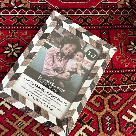 Picture Frame Set - Picture 4 of 7